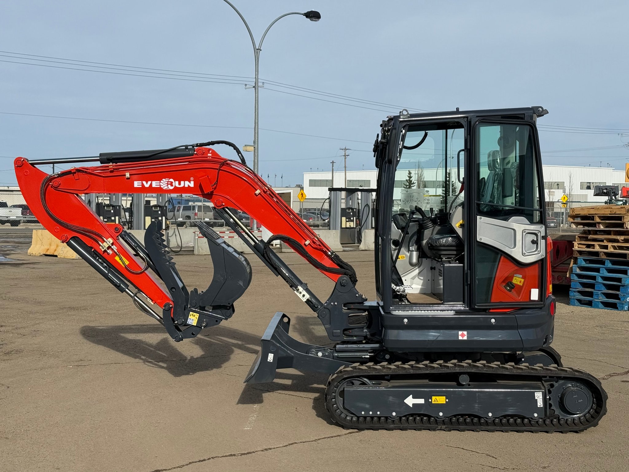Everun ERE35UF Mini Excavator - rear quarter